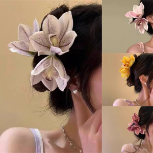 คลิปกรงเล็บดอกไม้กล้วยไม้จำลองที่สวยงามสำหรับผู้หญิงช่วยเพิ่มชีวิตเหมือนการออกแบบดอกไม้สำหรับเทศกาลดนตรี