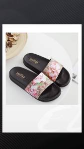 New Summer Flat Sandals Fashionable And Versatile Thick Soft Sole Non-Slip Floral Fabric Leather Beach Sandals For Women Trendy