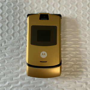 Original Motorola RAZR V3 MP4 Unlocked GSM 850/900/1800/1900 Flip Mobile Phone