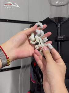 คลิปดำน้ำสกูบาสำหรับดำน้ำสายยึดสายยึดท่อ BCD คู่พร้อมตะขอหัวเข็บขัดที่หนีบอุปกรณ์ดำน้ำตื้น