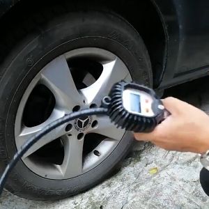 *พร้อมส่ง* เกจวัดลมยาง ดิจิตอล ที่วัดลมยาง พร้อมหัวเติมลม ปืนเติมลมยางพร้อมเกจ แบบดิจิตอล ปืนวัดลมยาง 255 psi 50060001