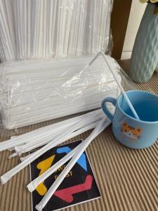 SEDOTAN BUNGKUS KERTAS/SEDOTAN STERIL/SEDOTAN BENGKOK/SEDOTAN MINUMAN 524 PUTIH HITAM TERMURAH