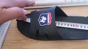 All-Season Comfortable PVC Plastic Sandals With Horse Logo Pattern For Home Outdoor Beach Breathable Casual Slip-On Sandals For Men