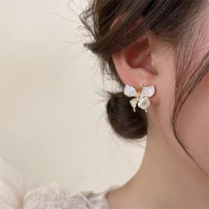 Anting Bunga Rama-Rama🌸花朵蝴蝶耳钉 Flower Butterfly Earrings 清新甜美轻奢小众设计精致高级感气质百搭 Elegant Fashion Jewelry