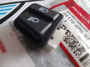 Tombol Saklar Lampu Dimmer Honda Kharisma Saklar Dim Jauh Dekat Motor Supra x 125 Kode : KPH