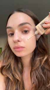 HUDA BEAUTY STAY BLUR 24HR MATTE FOUNDATION with Niacinamide 50mlCLEAR STOCk
