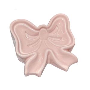 อุปกรณ์ตกแต่งอ่างล้างมือจานใส่สบู่พร้อมระบบระบายน้ำที่มีประสิทธิภาพอุปกรณ์เสริมเซรามิกรูปโบว์น่ารัก