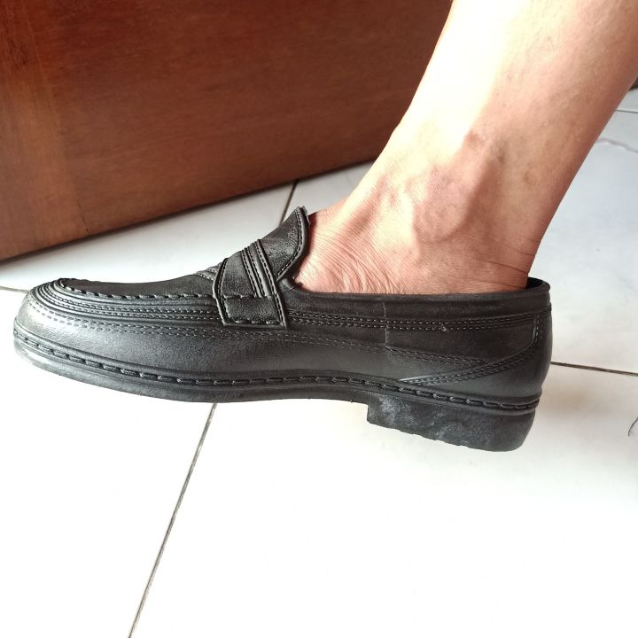 Sepatu%20Slop%20Slip%20on%20Pantofel%20Karet%20/%20Sepatu%20Slop%20Tukang%20/%20Sepatu%20Karet%20-%20Image%205