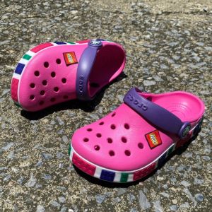 (Buy 1 pairs get 2 Jibbit Free) รองเท้า Crocs (เด็ก) Lego งานพรีเมี่ยม สำหรับเด็ก สีมาไหม่สวยมาก นิ่มใส่สบาย