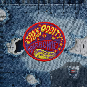 DAVID BOWIE -inspired Printed Iron-On DIY Patches for Jacket Decoration. Features 2026 patches with band logos and album art. Suitable for customizing denim jackets. Ideal for rock music enthusiasts.