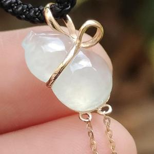 Natural Type A Jadeite & 18K Gold Pendant - Certified Ice Jade Gourd (Sku: 18kp119)