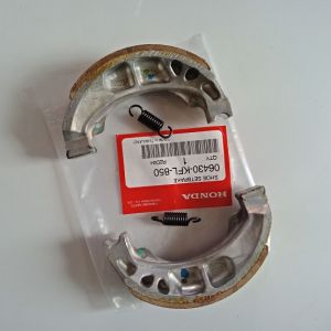ผ้าเบรคหลัง ดรัมเบรคหลัง Honda Wave 125 แท้ศูนย์ 100% [06430-KFL-850]