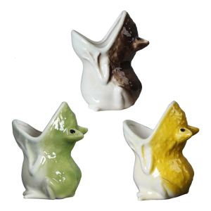 กบตกแต่งที่สร้างแรงบันดาลใจการปลูกเซรามิกสำหรับพืชสีเขียวขนาดเล็กเหมาะสำหรับการแสดงโต๊ะสำนักงานหรือชั้นวางของ