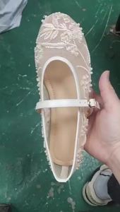 Hlieny Woman Design Embroidery Flowers Pearl Mesh Round Tor Buckle Strap Ballet Flats Loafers Ladies Mary Jane Shoe Mules Sandal