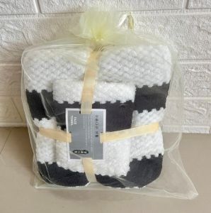 Jin.Lucky  ชุดเซ็ตผ้าขนหนูอาบน้ำ ( ผ้าเช็ดตัว 1 ผืน + ผ้าเช็ดผม 1 ผืน ) พร้อมถุง สีสดใส