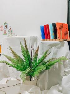 ต้นเฟิร์นขนนก สูง 50 ซม. ต้นไม้ปลอมตกแต่งบ้าน Leeartplants