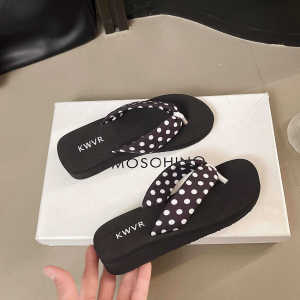 [Free Shipping] 2026 New Summer Womens Slippers for Outdoor Wear Thick-Soled Wedge Sandals Fashionable Polka Dot Beach Sandals