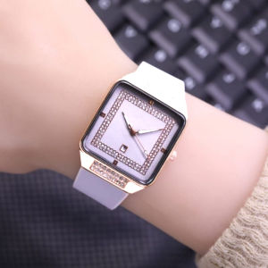 Ready Stock Jam Tangan Wanita Fashion Rancangan Mewah Terbaru Strap Rubber