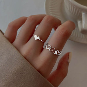 OR🧸 2 pcs/set Mode Korea/Cincin Cinta Baru/Cincin Wanita/Fashion Mewah Ringan Yang Dipersonalisasi/Desain Tren/Aksesori Tren COD