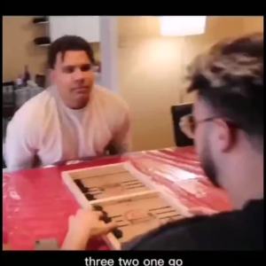 Ship 24H Wooden Fast Sling Puck Game Paced Table Desktop Battle Winner Board Foosball Games toy for s Parent-Child Interactive木制快速吊带冰球游戏节奏表桌面战斗赢家棋盘桌上足球游戏玩具的成人亲子互动