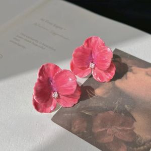 BAILIE Luxury Flower Stud Earrings Rhinestone Cute 3D Petal Flower Earrings Elegant Zinc Alloy Five Petals Earrings Women