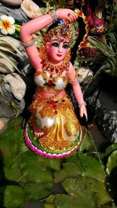 แม่ธรณี​ พ่นน้ำได้​ สูง16นิ้ว.