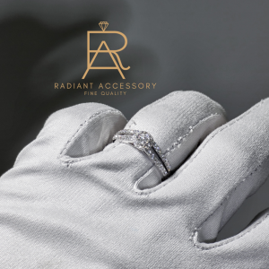 แหวนเงินแท้เม็ดชูฝังเพชร Moissanite 0.3 กะรัต ทรงกลมล้อม และบ่าข่าง ชุบทองคำขาว