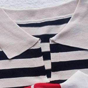 Đầm len dệt kim kẻ sọc nữ. Cổ bẻ. Tay ngắn. Chất len mềm mịn. Co giãn tốt. Free size (45kg- 55kg)