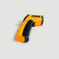 Súng kiểm tra nhiệt độ hồng ngoại GM320. 