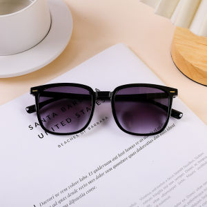 🔥Fashion Sunglasses Korean Personality Ins Trend Black Frame Yellow Gray Men Women Sunglasses LovelylifeFu👍