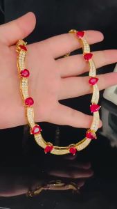 Literary and Retro Literary and Artistic Elegance Niche Design Inlaid with Shiny Rhinestones High-end Heavy Industry Necklace