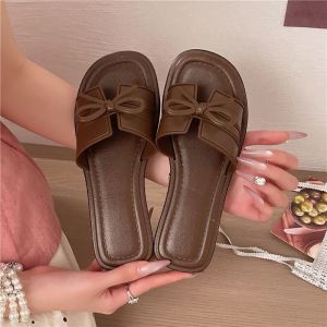 [Free Shipping] 2026 New Fashionable Versatile Flat Sandals For Summer Outdoor Wear WomenS White And Black Slippers