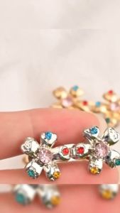 Nurm Rhinestone Flower Tighten Waist Buckle Pins Waist Clip Adjustable Snap Detachable 1 Set