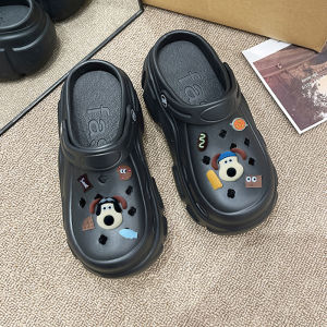 LHMonday สินค้าแนะนำ รองเท้าแตะแฟชั่นผู้หญิง ดีไซน์หัวโตเสริมส้นเพื่อความปัง รุ่นนี้มี 3 สีให้เลือกซื้อ ยิ่งติดตัวการ์ตูนน้องหมาความน่ารักคือเต็มสิบไม่หัก หยิบมาแมทช์กับลุคไหนก็ได้หมดดีต่อใจสุดๆ