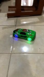 Mainan Mobil Anak dengan Suara & Lampu