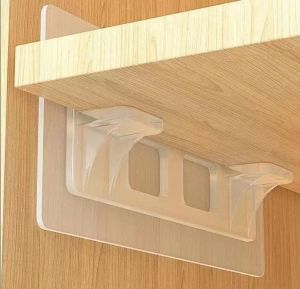🇸🇬【SG stock】Wall holder Wall Hanger Adhesive Pegs Shelf Support Clips Layered partition without nail support Punch-free Plastic Closet Cabinet Strong Self-adhesive Clapboard Bracket Hook/Clear Punch-free Layered Partition Wall Mounted Support