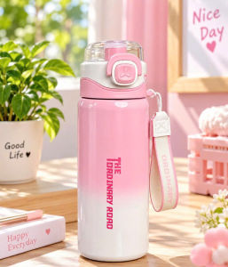 Bình Nước Phun Sương Dùng Hằng Ngày Có Vòi Xịt Dưới Nắp Trong Suốt | Nút Bấm Trước Dây Đeo Tay