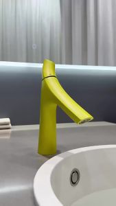 LDIES New Bathroom Basin Faucet Hot Cold Lavatory Mixer Tap Brass Red Green Single Lever hot and cold Sink Mixer H1M6T