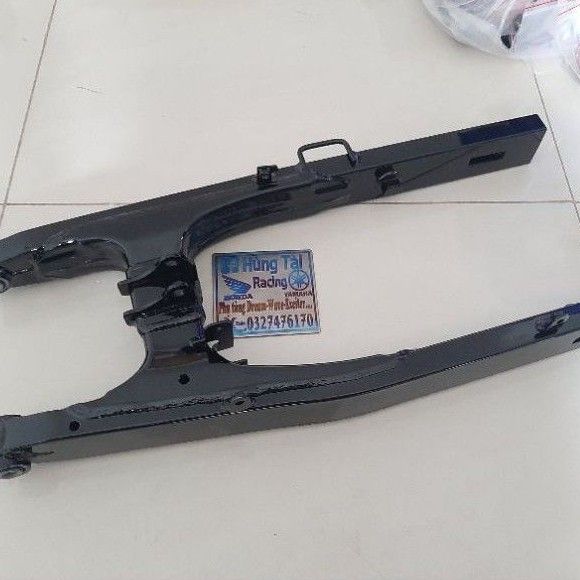 Càng gắp, gấp bánh sau xe WINNER 150 v1 zin chính hãng