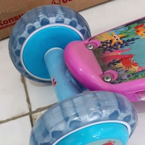 scooter anak pmb s-01 roda tiga pink-blue skuter lampu