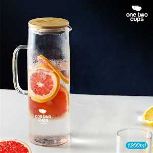 One Two Cups Teko Kaca Teh Pitcher Borosilicate Glass 1.2L Tea Pot Tutup Kayu degan Gagang - CW2366