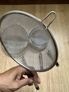 Rây lọc siêu mịn 2 lớp chất liệu Inox cao cấp - lọc cháo sữa hạt cua tiện dụng Bộ rây lọc Inox là đồ dùng không thể thiếu trong căn bếp gia đìnhnhà hàng... giúp vớt bọt của thịt lọc cua cá lọc đồ ăn dặm lọc sữa hạt hay đơn giản là lọc hột cam.
