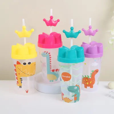 Dinosaur Pattern Straw Cup 400ml Food Grade Plastic Cups with Lids and Straws Drink Plastic Tumbler with Lid and Straw Cold Cup Perfect Boy or Girl Dinosaur Birthday Decorations - Plastic Kids Party Cups - Leak Proof & Spill Proof Fun Dino Cups