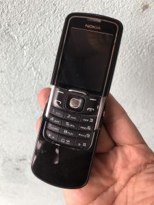 Nokia 8600