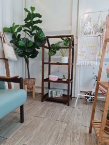 ชั้นวางไม้สัก ทรงบ้าน Shelf floor