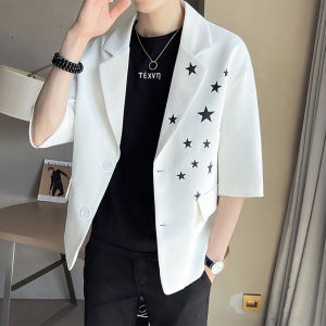 Áo vest nam tay lửng form rộng phối họa tiết ngôi sao làm nổi bật chiếc áo H74