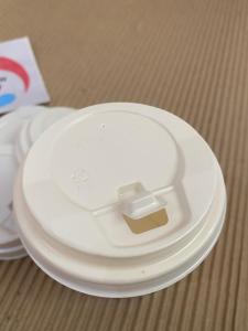 TUTUP GELAS PAPER/ TUTUP GELAS KERTAS/LID PAPER CUP/TUTUP GELAS CAFE/TUTUP PLASTIK UNTUK GELAS KERTAS WARNA HITAM DAN PUTIH ISI 50 PCS TERMURAH BERKUALITAS