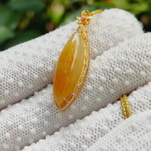 🔥 Earth Fire Natural Jadeite 18k gold Pendant | Career Fortune & Decision Power 🪨 (Sku: 18kp122)