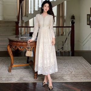 แฟชั่นเดรสลูกไม้แขนยาวผู้หญิงใหม่คอวีอุตสาหกรรมหนักฝังเพชรเอว A-line ลูกไม้แขนยาวเดรส