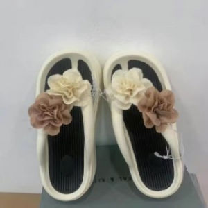 Free Shipping WomenS Thick-Soled Flip-Flops New Summer Styles Thick-Soled Floral Beach Sandals Open-Toe Sandals For Outdoor Wear